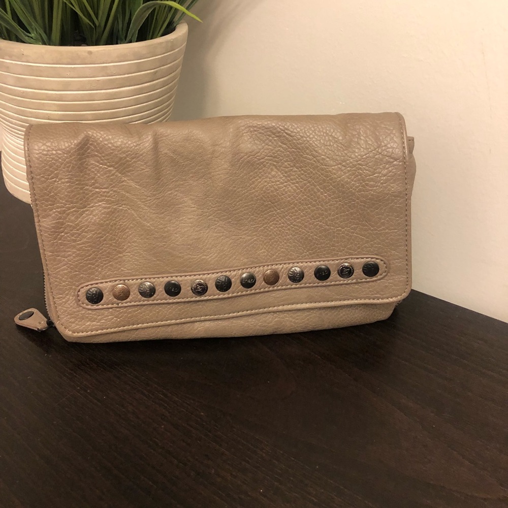BCBGeneration clutch
